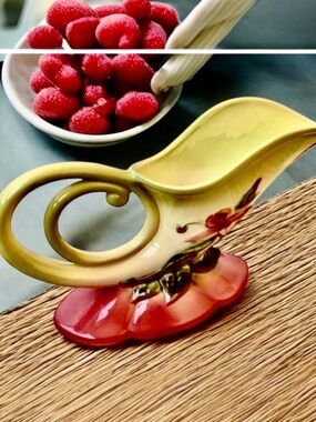 HULL Vase Vintage Art Pottery Cornucopia